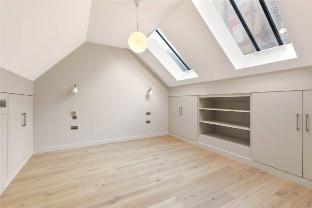 5B,, Dilke Street, London photo 3