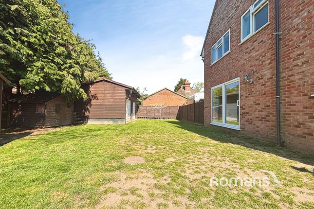 13, Moulsham Copse Lane, Hampshire photo 4