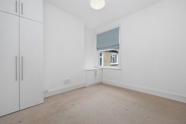 Sellincourt Road, Tooting photo 4