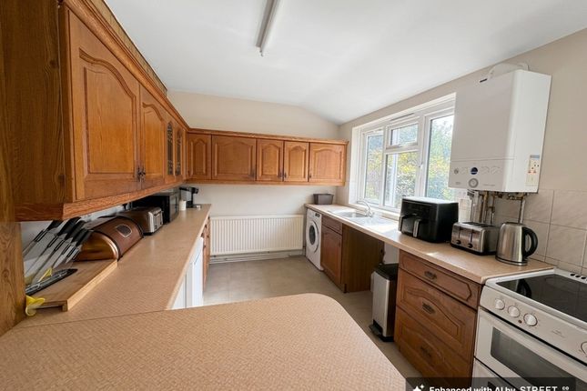 8 Murchison Avenue, Bexley photo 4