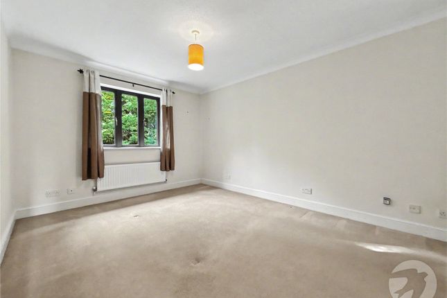 23, Acacia Way, Sidcup photo 3