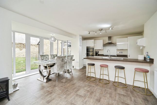 11, Hewenden Drive, Bradford photo 4