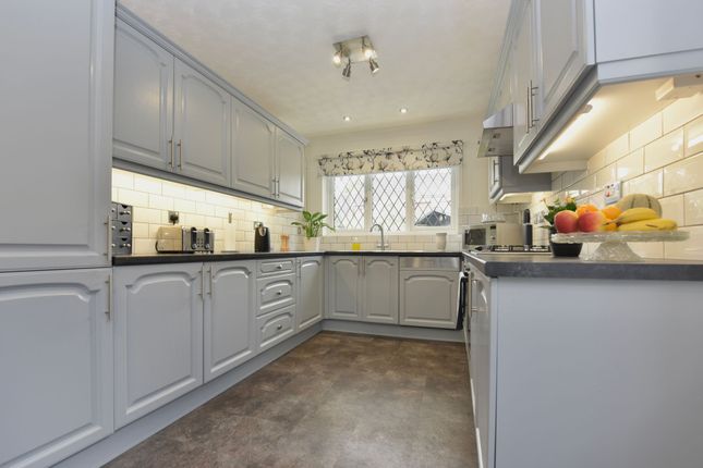 14 Hatley Close, St. Neots photo 4