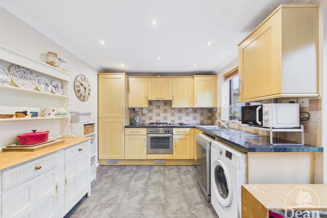 6, Court Road, Lydney photo 3