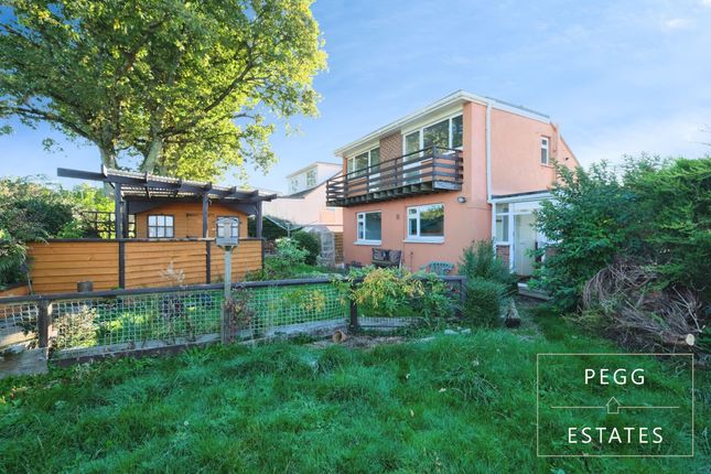 8 Pembroke Park, Paignton photo 3