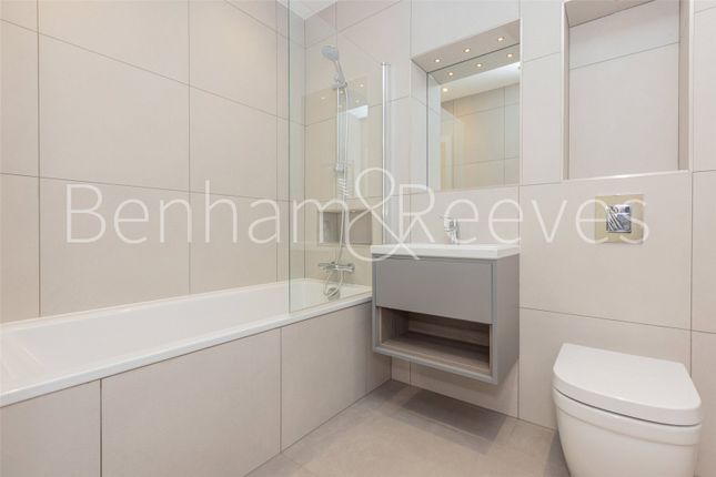 Flat 3, 2, Carlyle Road, Ealing photo 4