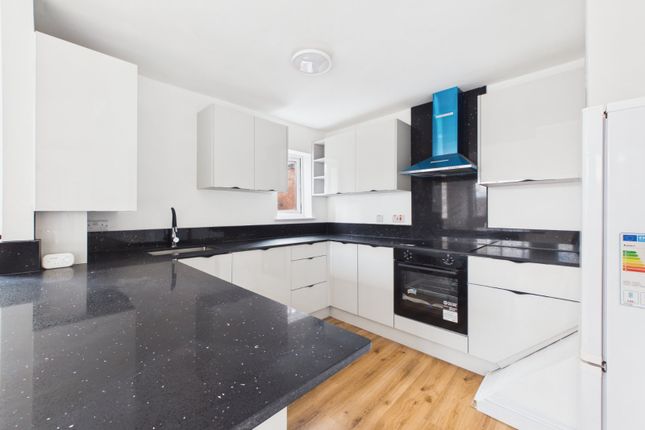 11C,, Bromyard Terrace, Worcestershire photo 3