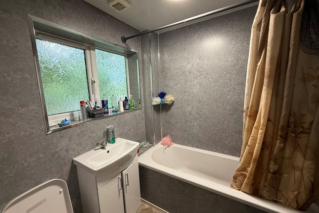 26 Guisborough Drive, Tyne and Wear photo 4