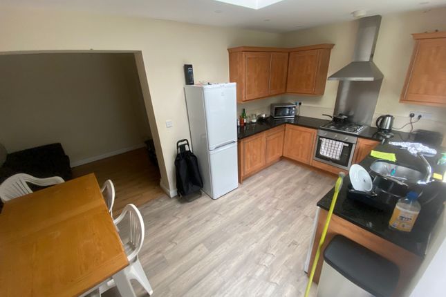 Thumbnail Flat to rent in Weir Hall Avenue, London