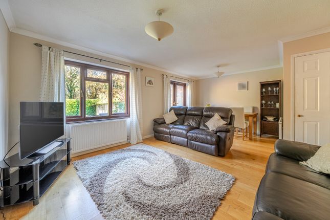 4, Crofts Close, Chiddingfold photo 4
