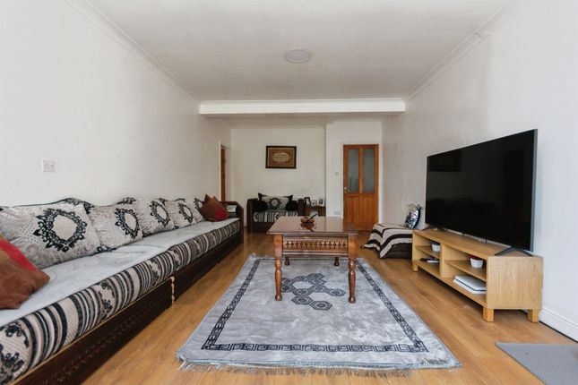 18, Robin Hood Lane, BIRMINGHAM photo 4