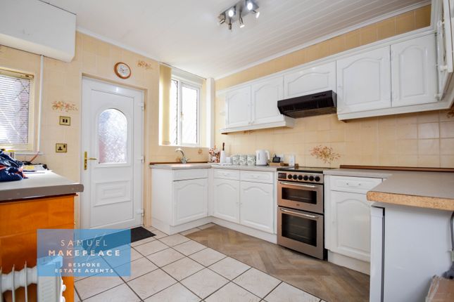 11, Burton Crescent, STOKE-ON-TRENT photo 4