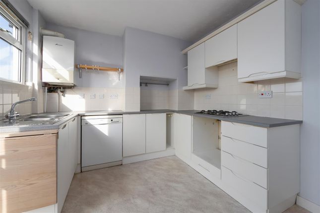 Flat 29 Grand Pavilion, 19-31, Marine Parade, Whitstable photo 4