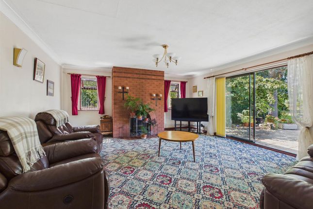Hillview Bungalow, Deblins Green, Callow End photo 4