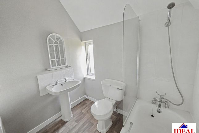 26, Central Avenue, Woodlands, Doncaster photo 3