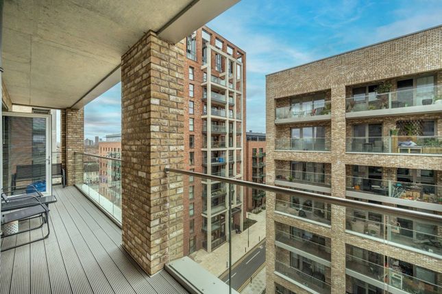 Flat for sale in Shipbuilding Way, Upton Park, London