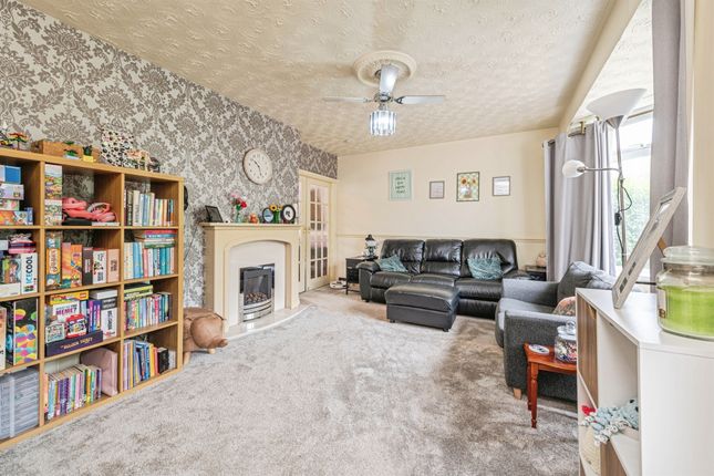 8, Godwin Place, Huddersfield photo 4