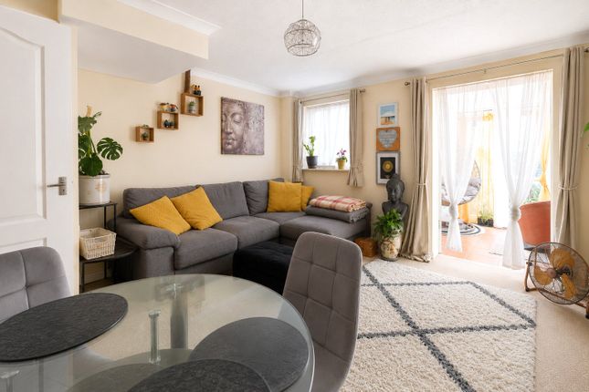 5, Ridgeway Court, Bideford photo 3