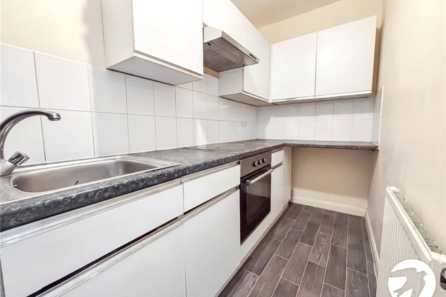 13B,, Carlton Parade, Orpington photo 4