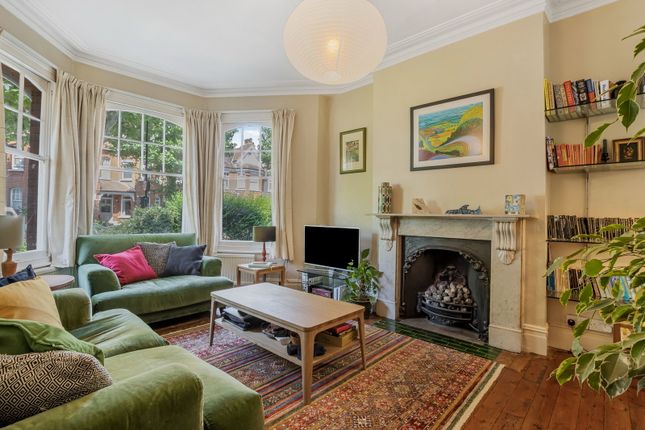 39, Park Avenue North, London photo 3