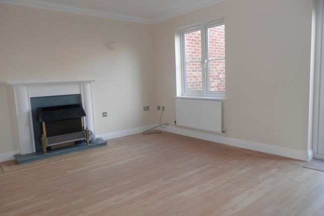 End terrace house to rent in Chapel Road, Poole