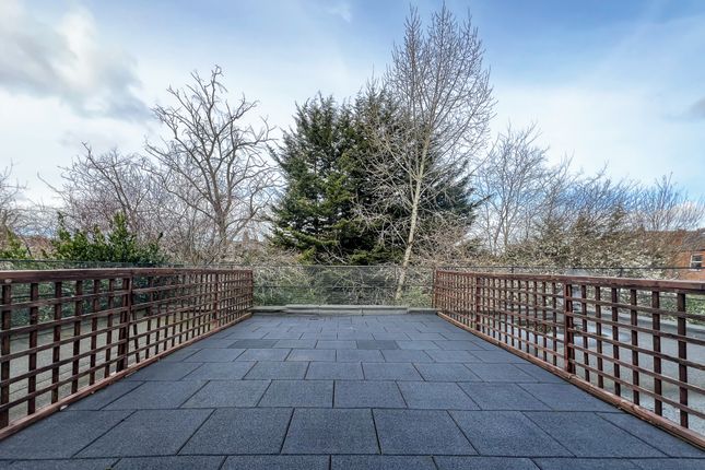 10 10, Manstone Road, London photo 5