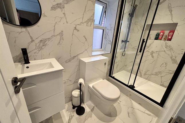Flat 2, 2A, Westminster Avenue, Nottingham photo 3