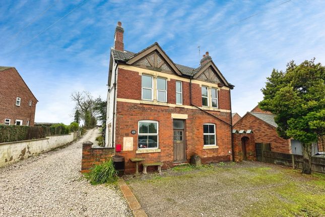 69a-b, Repton Road, Swadlincote photo 3