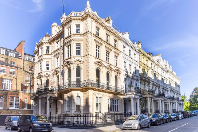 Office to let in Prince Of Wales Terrace, London