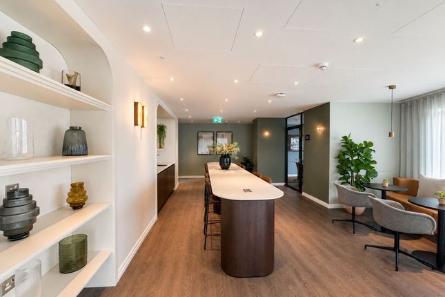 807 Redwood Tower, London photo 3
