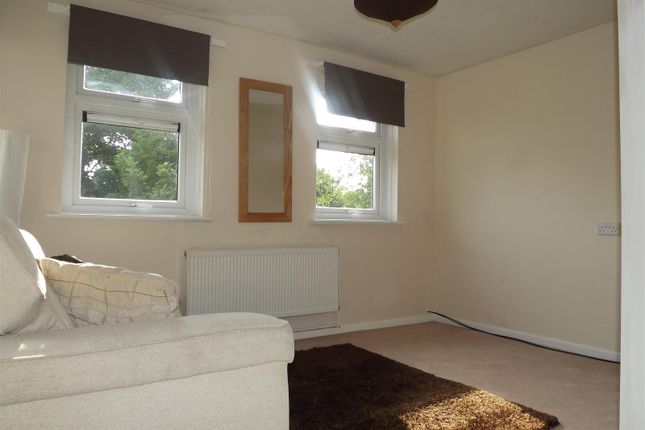 35, Swadlincote photo 3