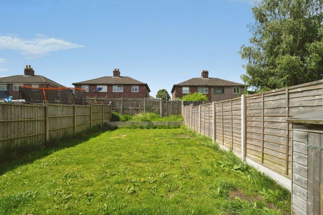 32, Lostock Avenue, Cheshire photo 2