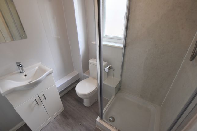 6, Simonsbath, Milton Keynes photo 3