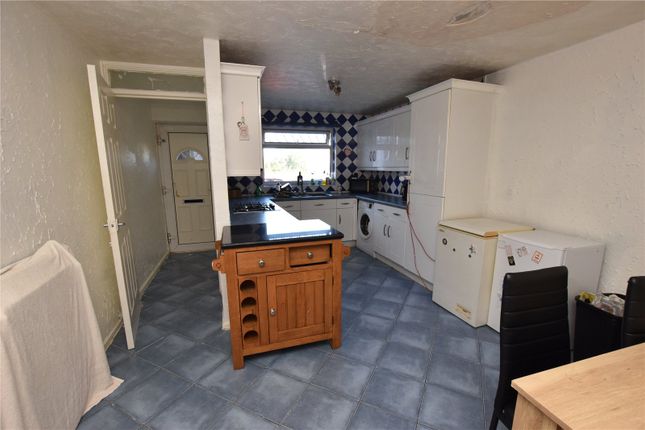 14, Leasowe Close, West Yorkshire photo 2
