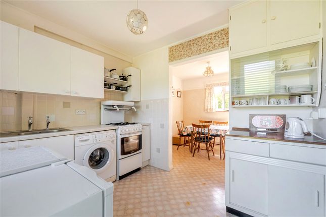 11, Heathfield Road, Hersham photo 4