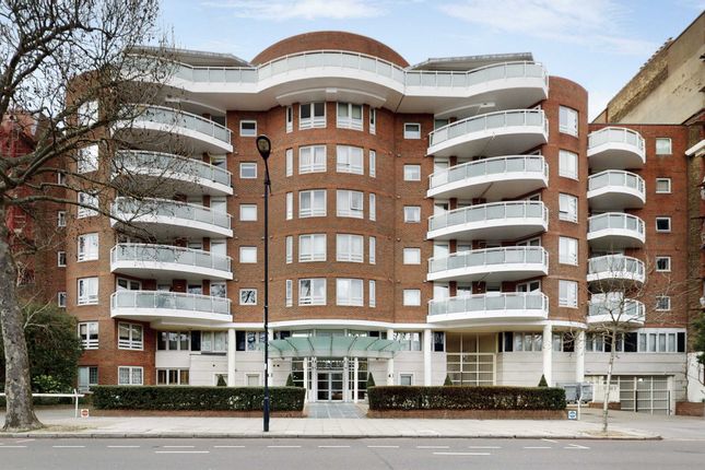 Flat to rent in Templar Court, St John's Wood Road, St John's Wood, London