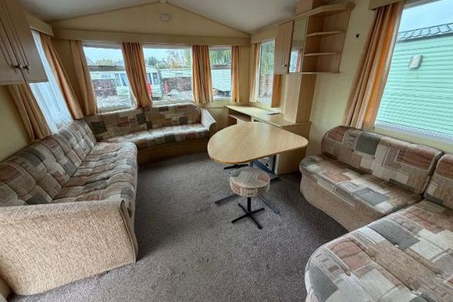 3-bed caravan on Station Road, Sawbridgeworth, £1,200/mo