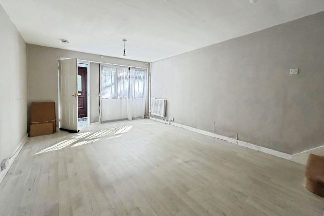 7, Durham Close, Manchester photo 3