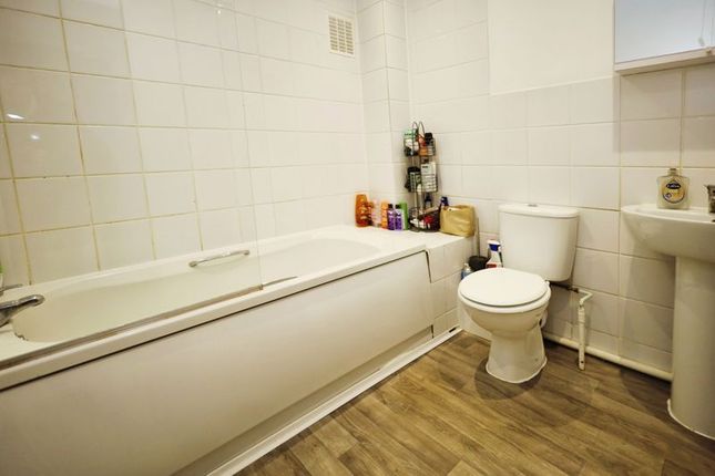 Flat for sale in Talbot Avenue, Winton, Bournemouth