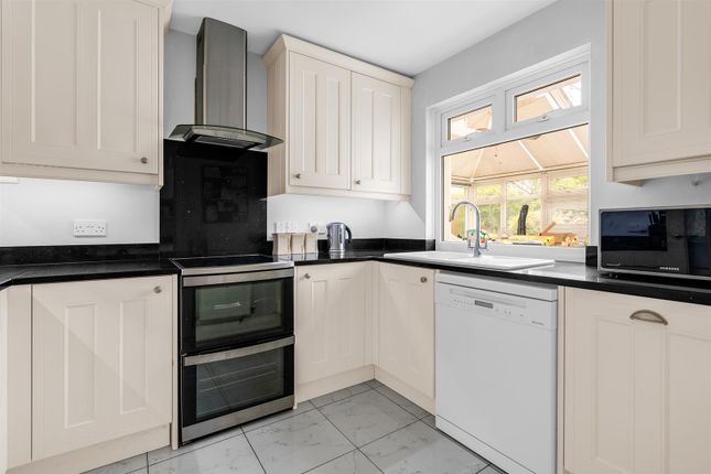 134, Longcroft Lane, Welwyn Garden City photo 3