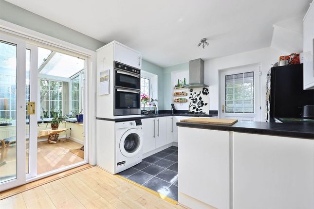 53, Torre Close, Devon photo 4