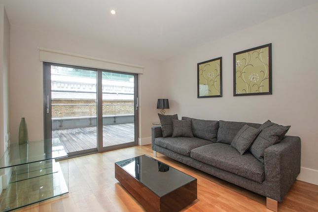 Thumbnail Flat to rent in Royal Carriage Mews, London
