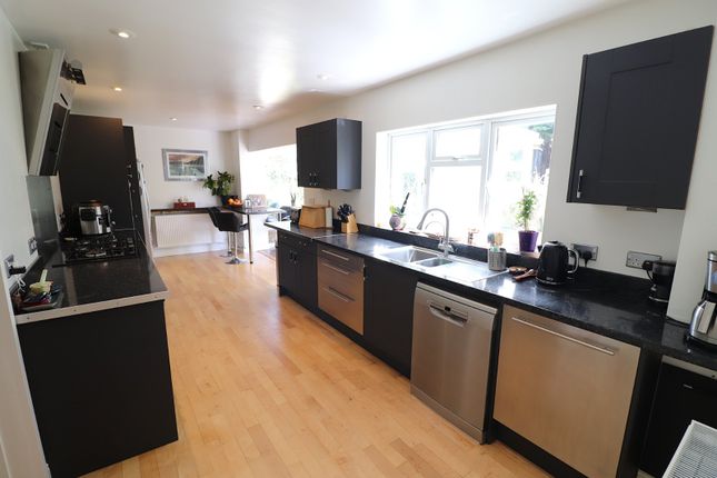 5, Fir Close, Hertfordshire photo 3