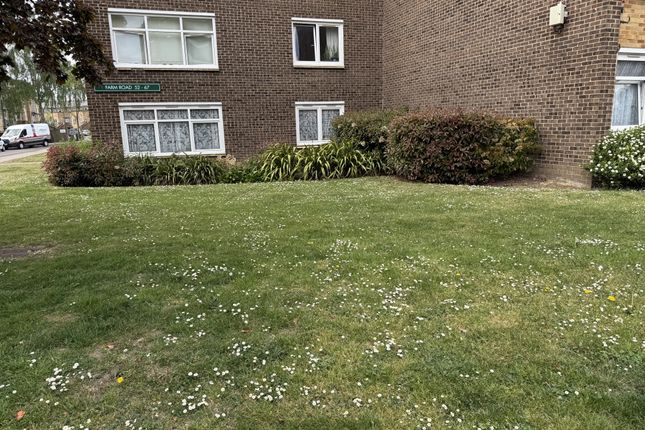42, Farm Road, HOUNSLOW photo 2