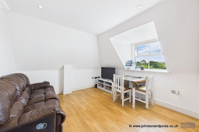 10 Saville Place, 65, Victoria Street, Englefield Green photo 2