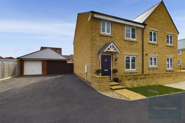 Thumbnail Property for sale in Pile Place, Bowerhill, Melksham