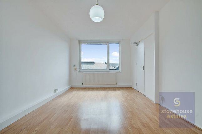 Thumbnail Flat to rent in Pemberton Gardens, Upper Holloway, London