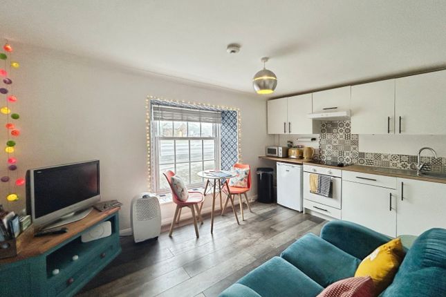 Flat 2, Bridge House, Hayle photo 3