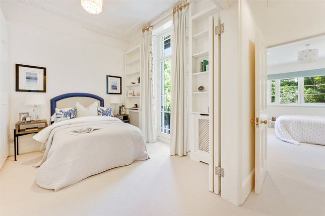 Flat for sale in Sydney Place, South Kensington, London