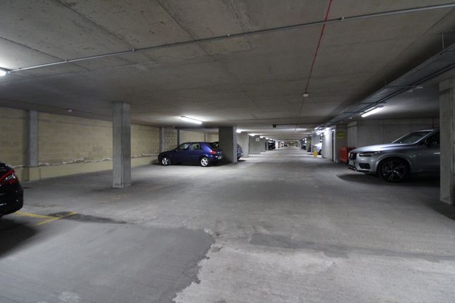 Parking/garage to rent in 12 Leftbank, Manchester